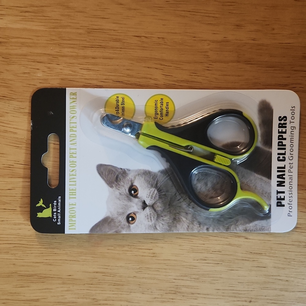 Pet nail clippers. New unopened pkg